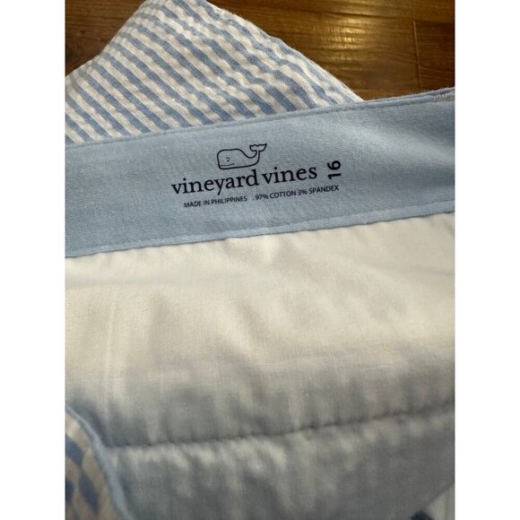 Vineyard Vines striped seersucker shorts - Picture 3 of 5
